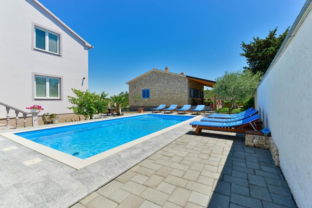 Family Friendly Apartments With A Swimming Pool Zadar - 18098 Exterior photo
