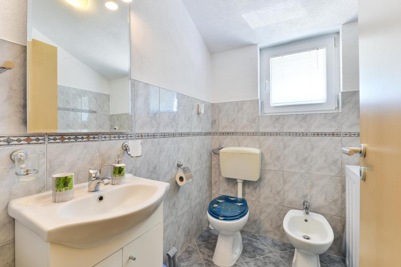 Family Friendly Apartments With A Swimming Pool Zadar - 18098 Exterior photo