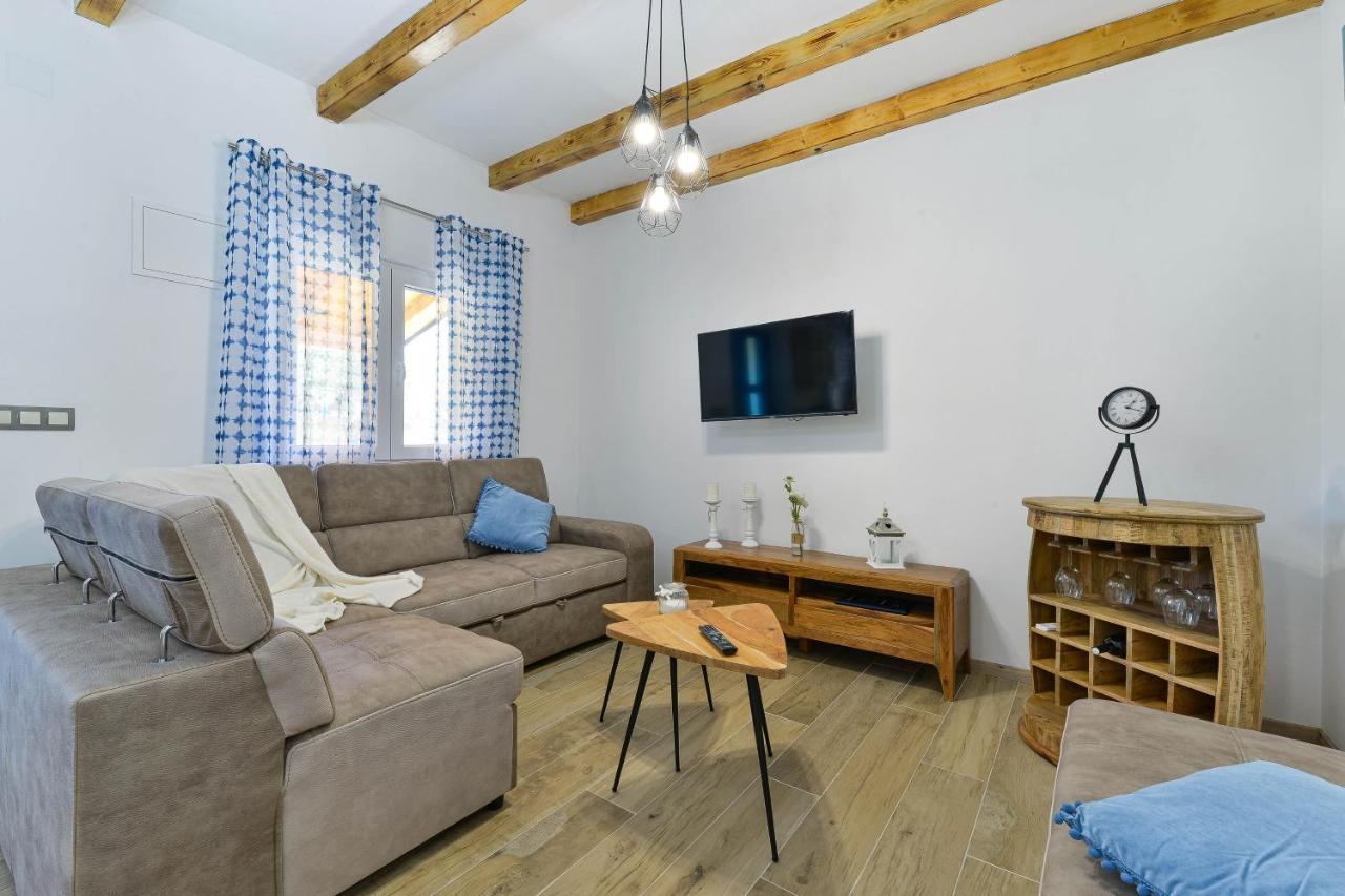 Family Friendly Apartments With A Swimming Pool Zadar - 18098 Exterior photo