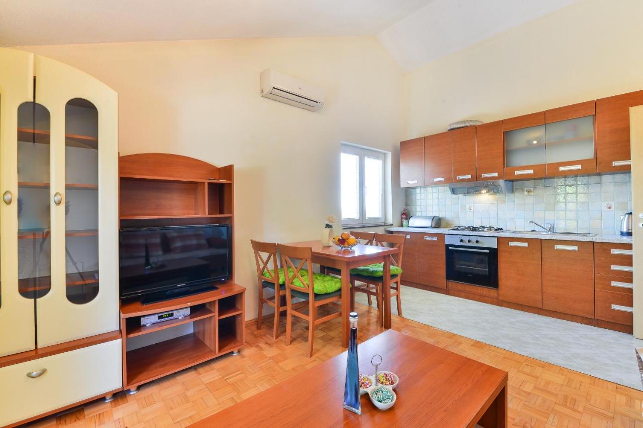 Family Friendly Apartments With A Swimming Pool Zadar - 18098 Exterior photo