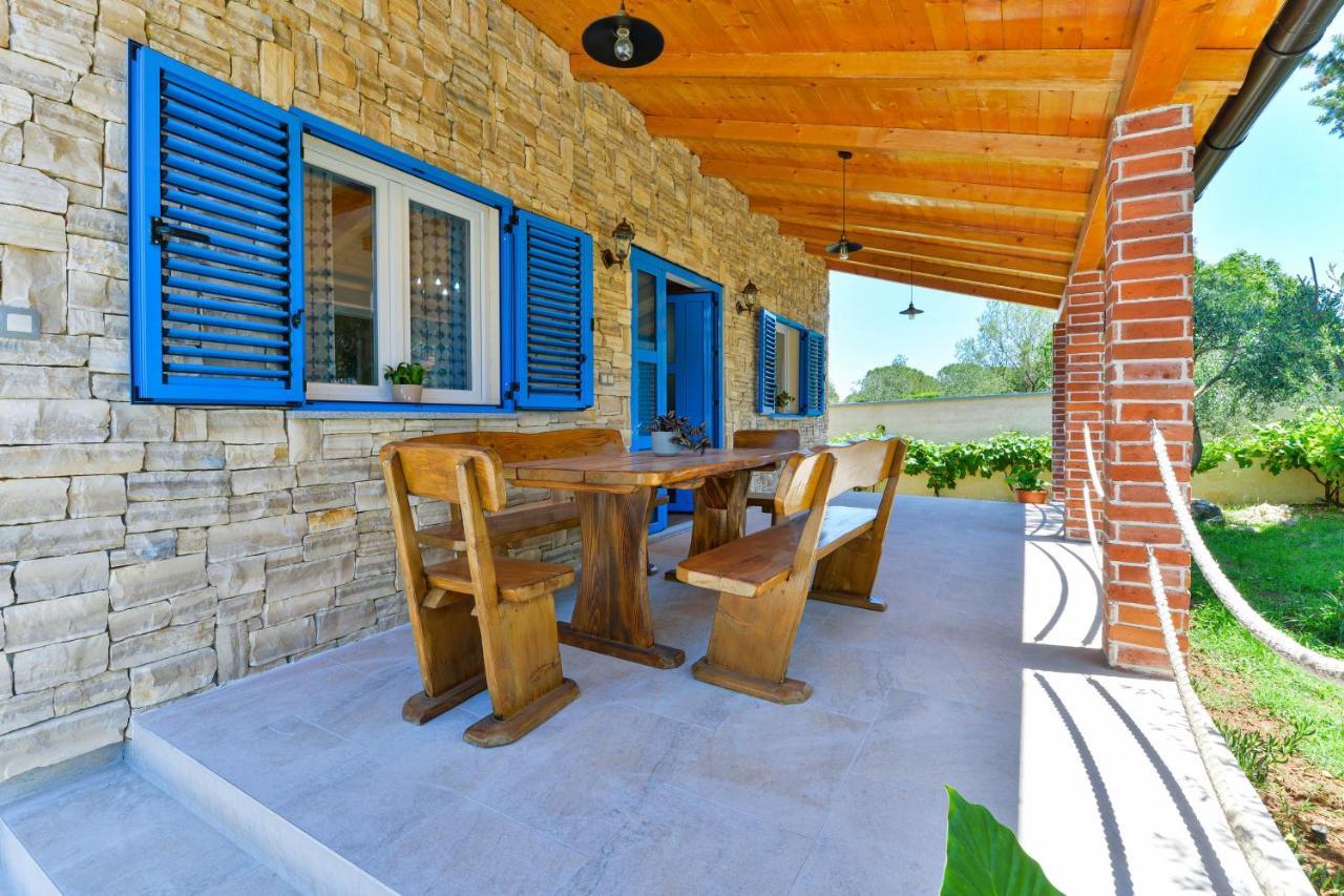 Family Friendly Apartments With A Swimming Pool Zadar - 18098 Exterior photo